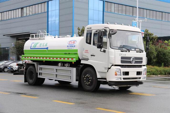 電動灑水車 智能避障護(hù)航，開啟綠色清潔新時(shí)代
